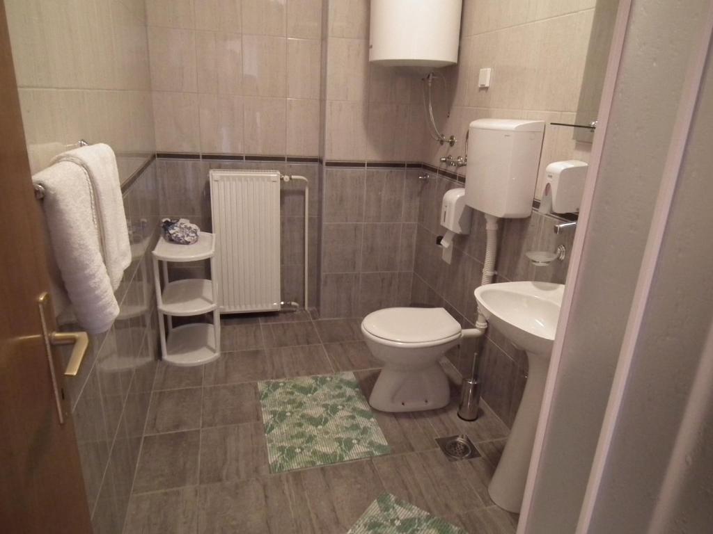Nasa Tvrdava Guest Accommodation Novi Sad Zimmer foto